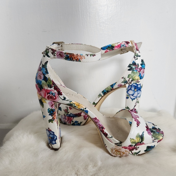 David’s Bridal White Floral Flora 1” Platform High Heel Open Toe Shoes Sz 7M - Picture 4 of 10